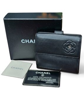Chanel Camellia CC Black Leather Compact Wallet 15 Series